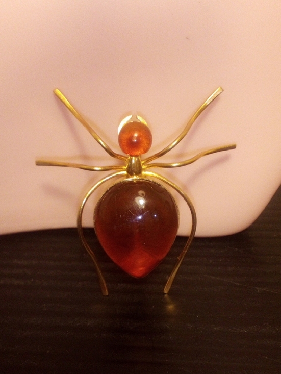 None Jewelry - Amber Colored Spider Brooch - Gold Tone